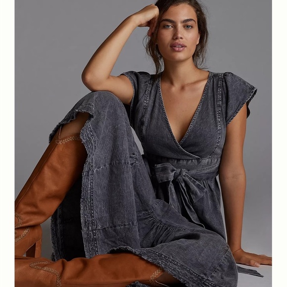 Pilcro Dresses & Skirts - NWT Pilcro Charcoal Denim MIDI Dress with Zipper